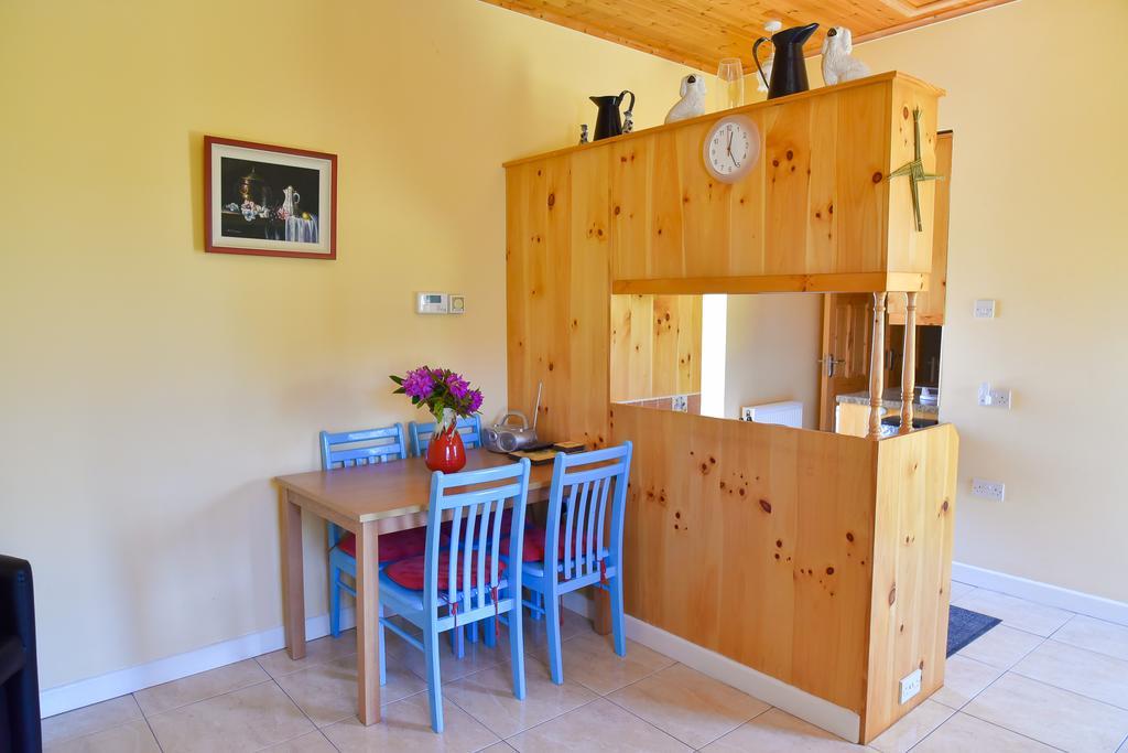 Katie'S Cottage Achill Sound Экстерьер фото